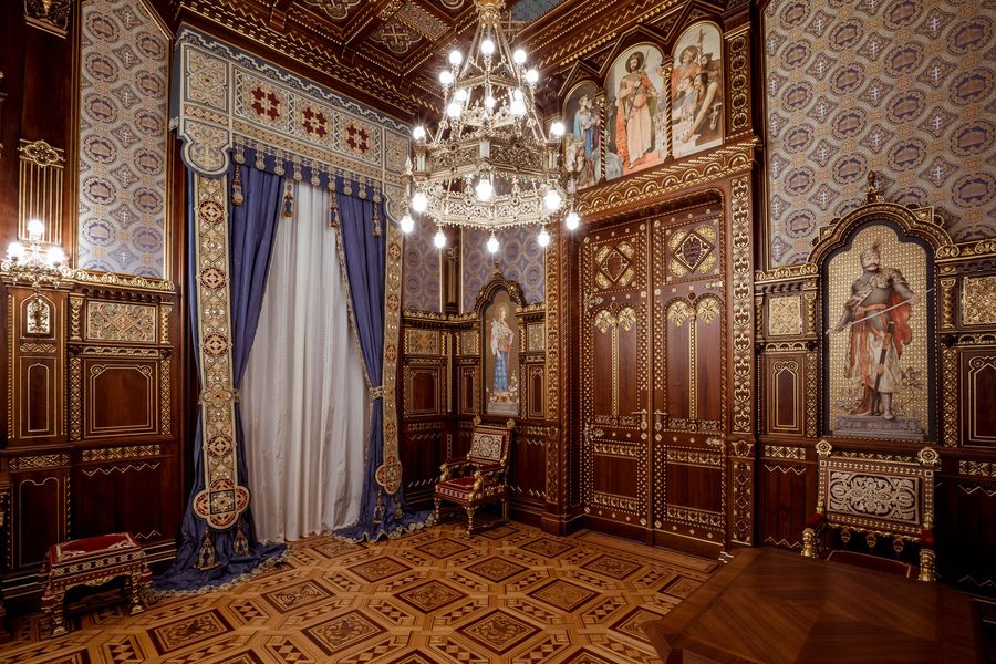 szabad helyek 
